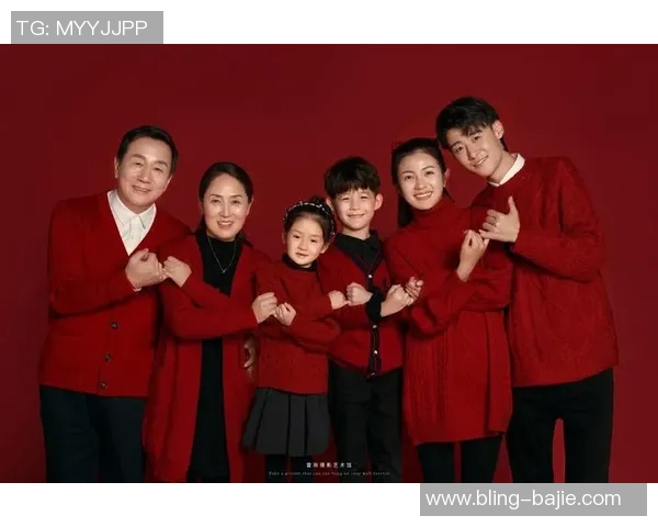 幸福满溢库嫂分享全家福六口之家甜蜜瞬间尽显温馨